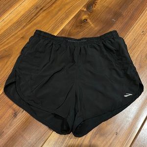 Brooks black chaser lined shorts size small Velcro side pockets